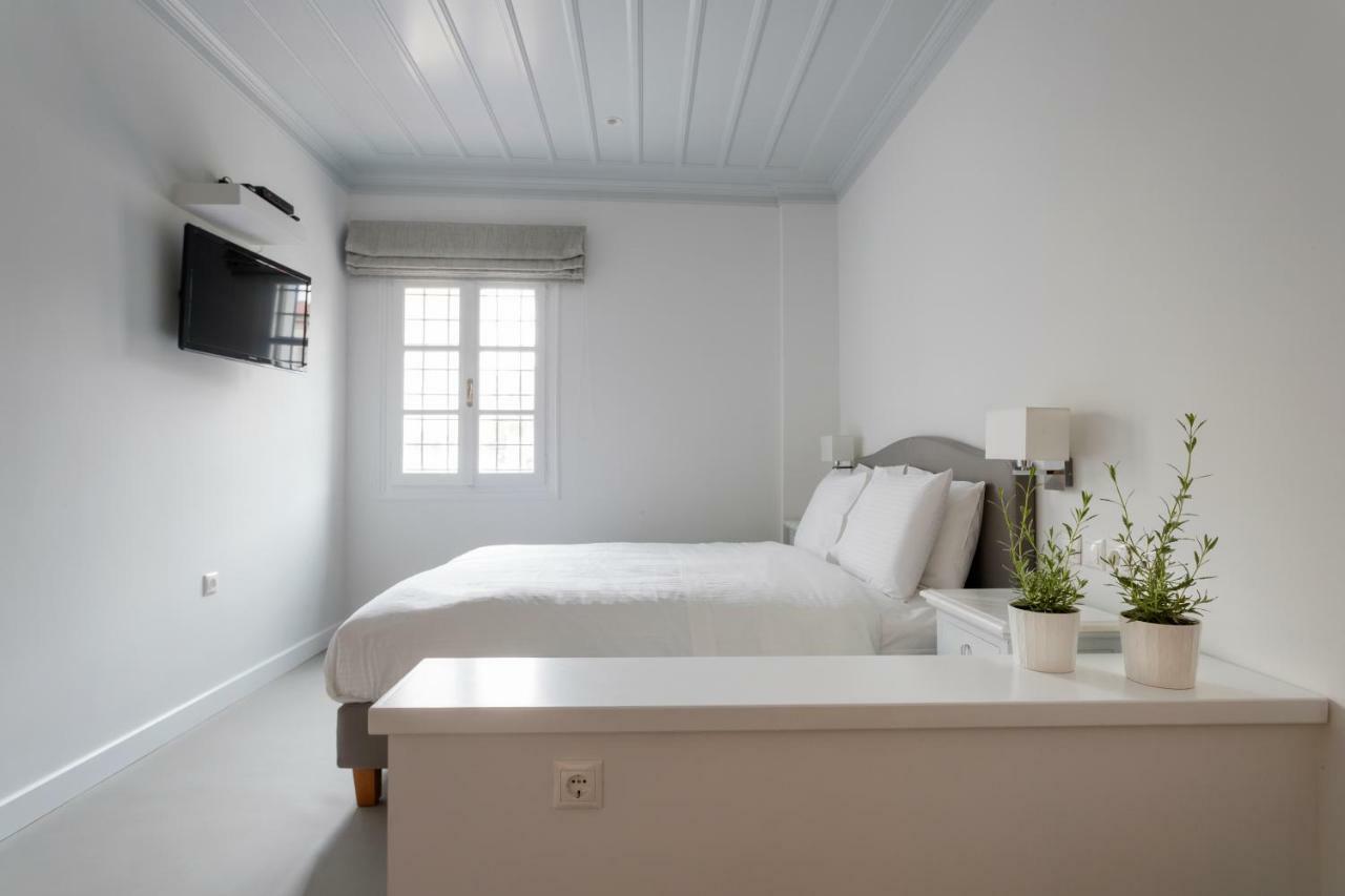 Guesthouse Niriides Spetses Town Ngoại thất bức ảnh