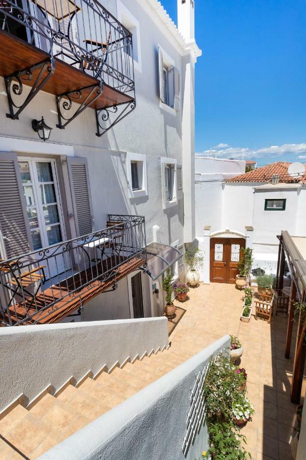 Guesthouse Niriides Spetses Town Ngoại thất bức ảnh